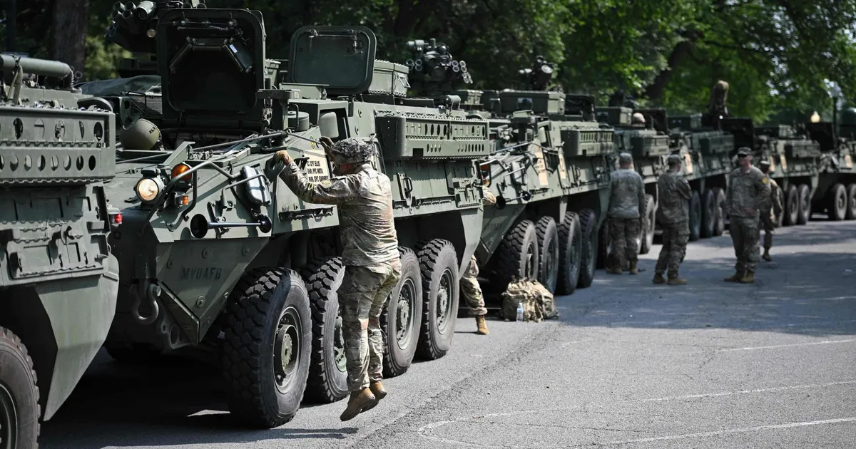 SÜNNIPÄEVAKINK ⟩ Trumpi sõjaväeparaadi võrreldakse autoritaarsete riikide omadega