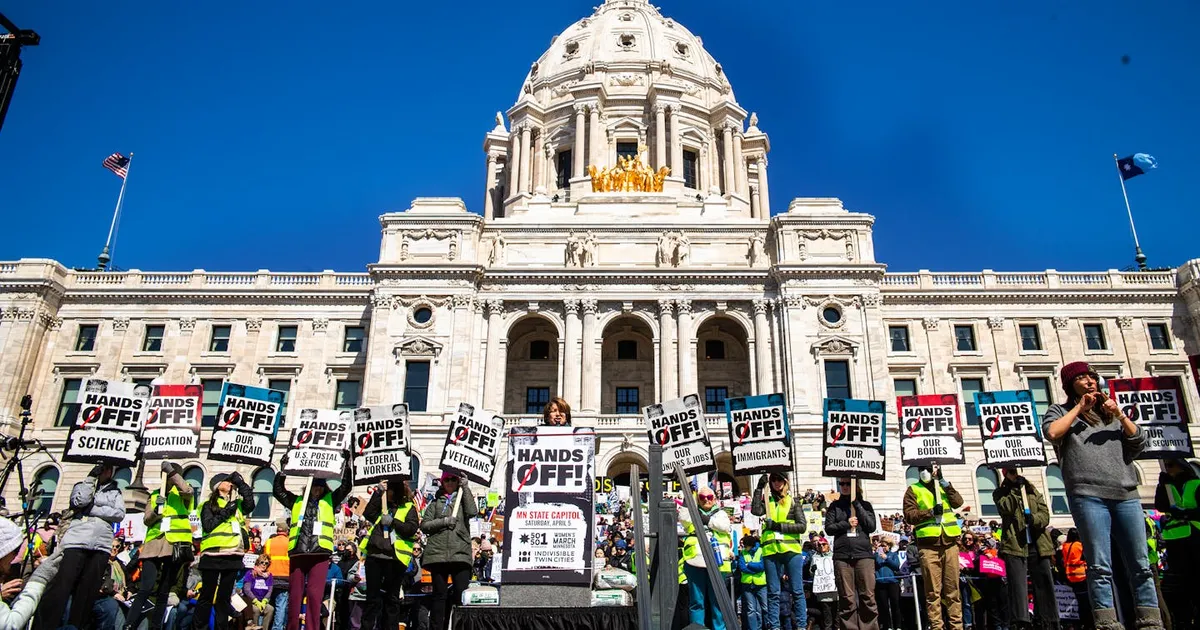 Trumpi sünnipäeva «tähistatakse» meeleavaldustega 2000 paigas