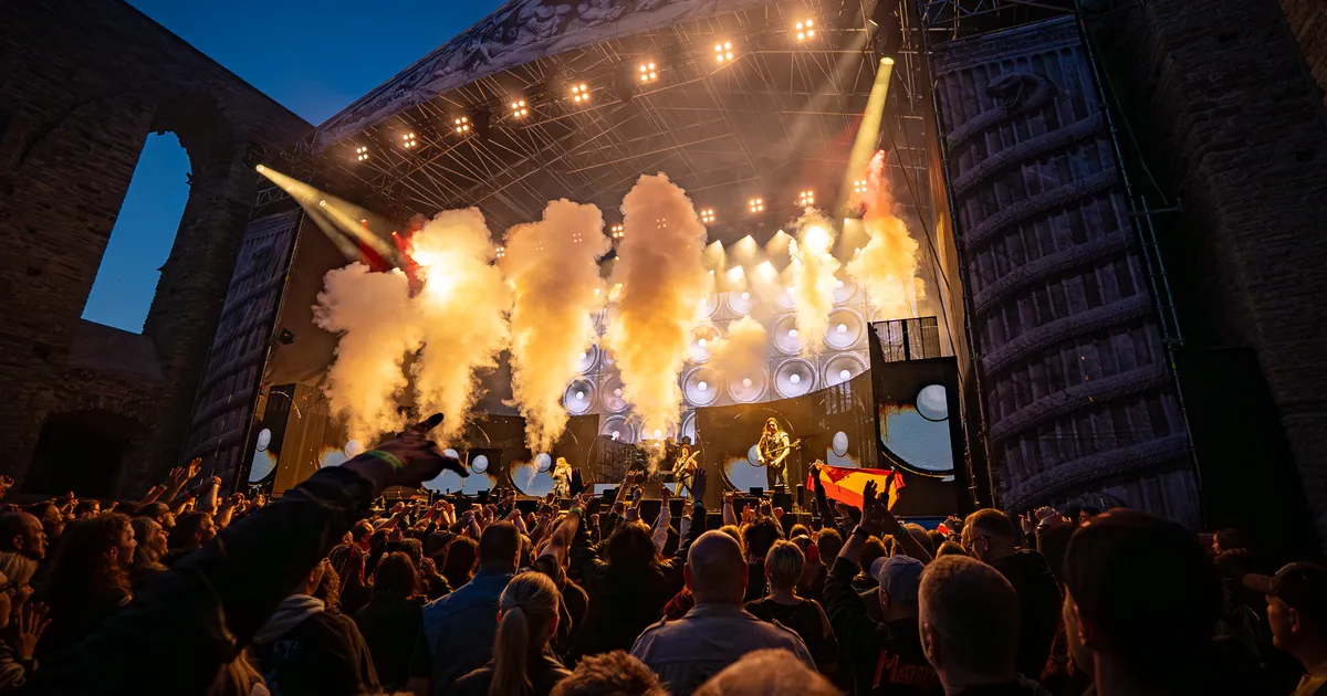 FOTOD ⟩ Manowar andis fännidele «kütet» Pirital täie rauaga