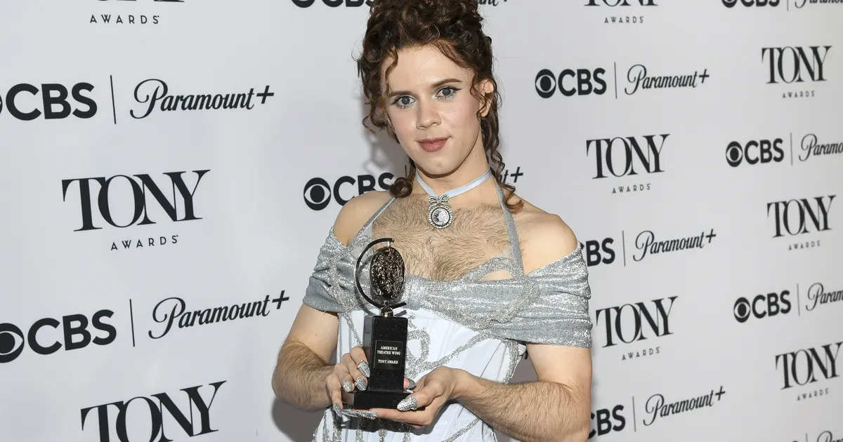 Cole Escola juhtum: mis saab näitlejast, kes pole ei mees ega naine?