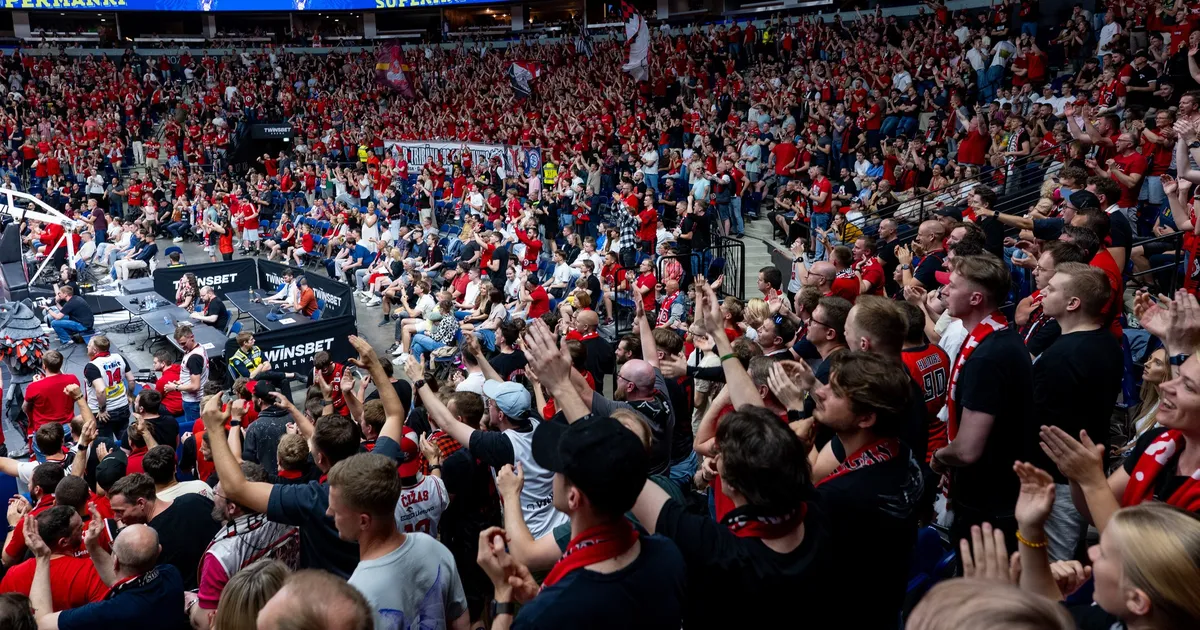 VIDEO ⟩ Leedu korvpallikultuur(itus)? Rytase fännid tungisid Žalgirise toetajale kallale