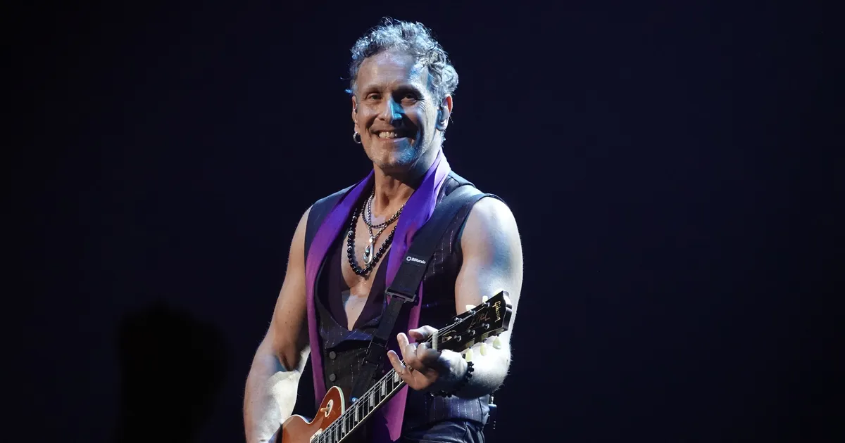 RÕÕMUSÕNUM ⟩ Def Leppardi kitarrist on raskest haigusest prii: olen oma doonorile vähemalt kolm õlut võlgu