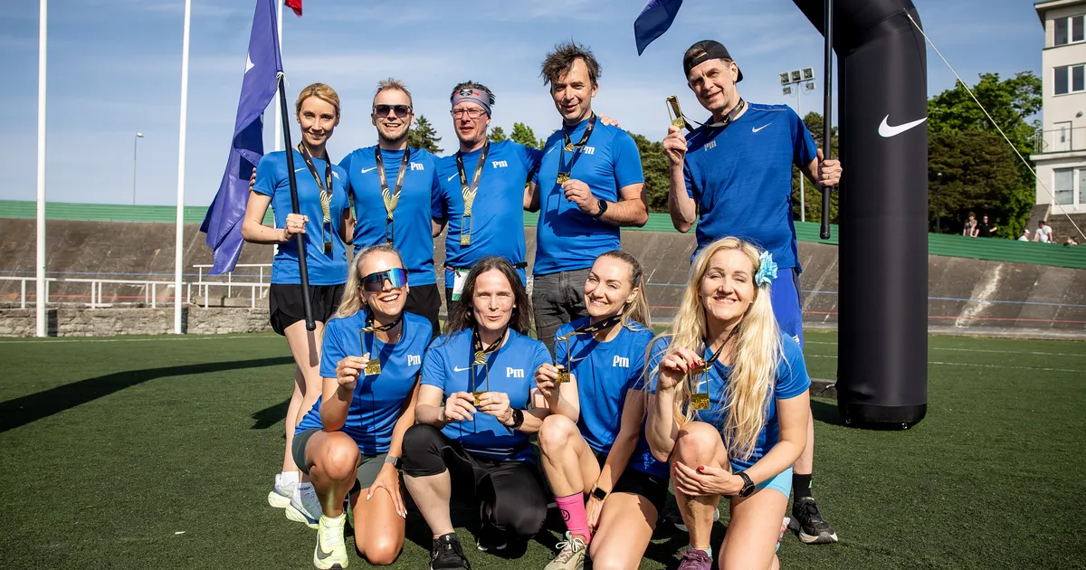 GALERII ⟩ Postimehe tiim andis jalgadele tuld ning jõudis Suurelt Munamäelt joostes Tallinnasse