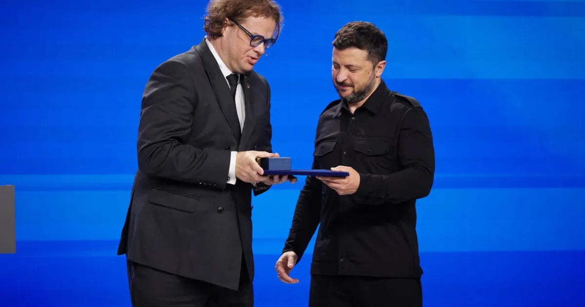 FOTOD ⟩ Volodõmõr Zelenskõi andis teenetemärgi ESTDEV-i tegevjuhile Klen Jääratsile