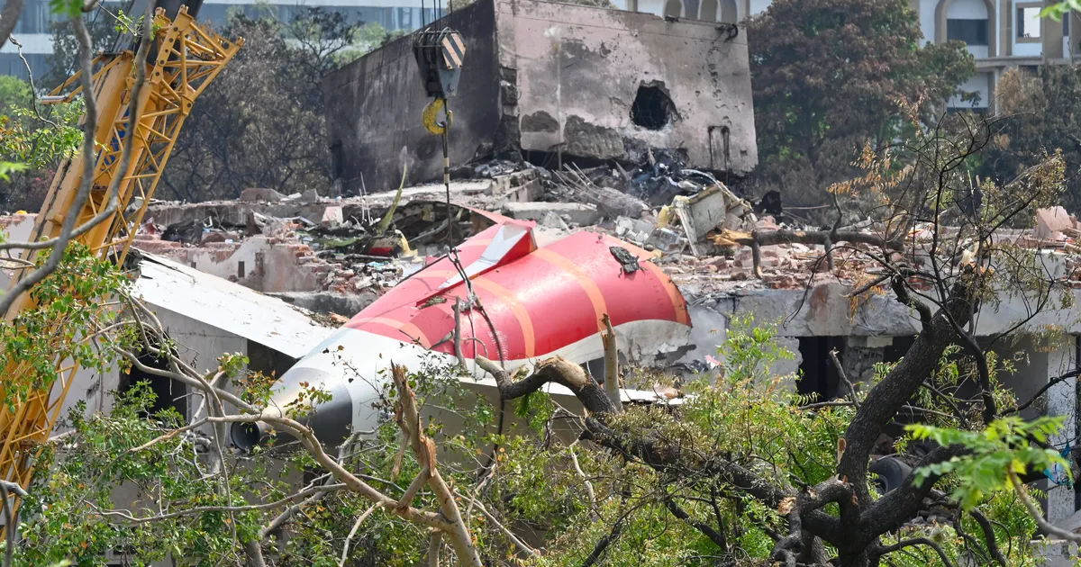 HUVITAV ⟩ 27 aastat tagasi lennuõnnetusse sattunud Tai näitleja istus samal kohal, kus istus ka India lennu ainus ellujääja