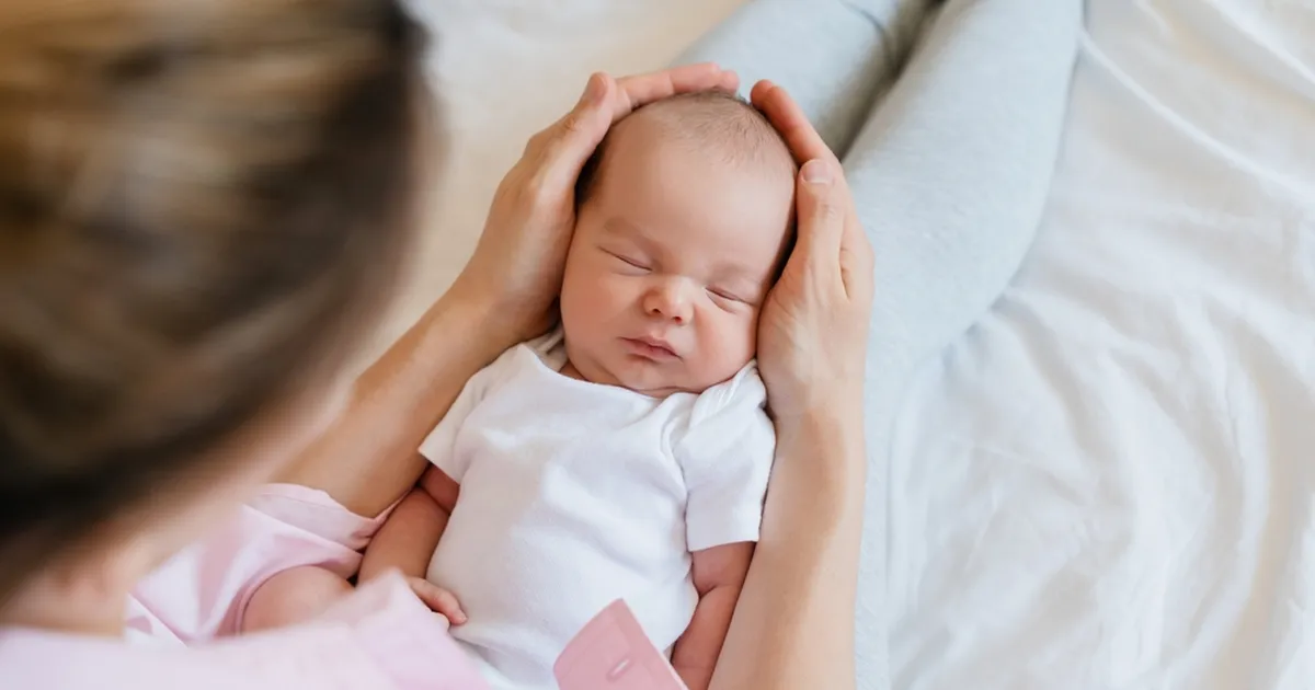 ARMAS VIDEO ⟩ Vaata, kuidas imiku juuksevärv mühinal ajas muutub