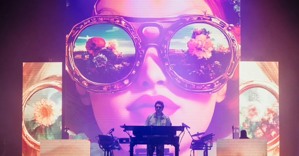 ARVUSTUS ⟩ Jean-Michel Jarre vanameisterlikkuse loorberitel ei puhka