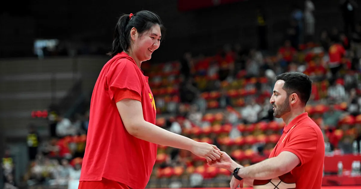 VIDEO ⟩ Maailma pikim naiskorvpallur tegi särava debüüdi