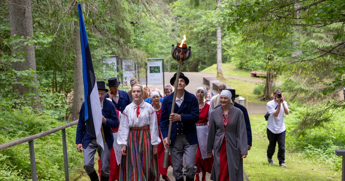 TULE TULEMINE ⟩ Järelkaja Võrumaalt: leelost lõõtsani, mäetipust suitsusaunani