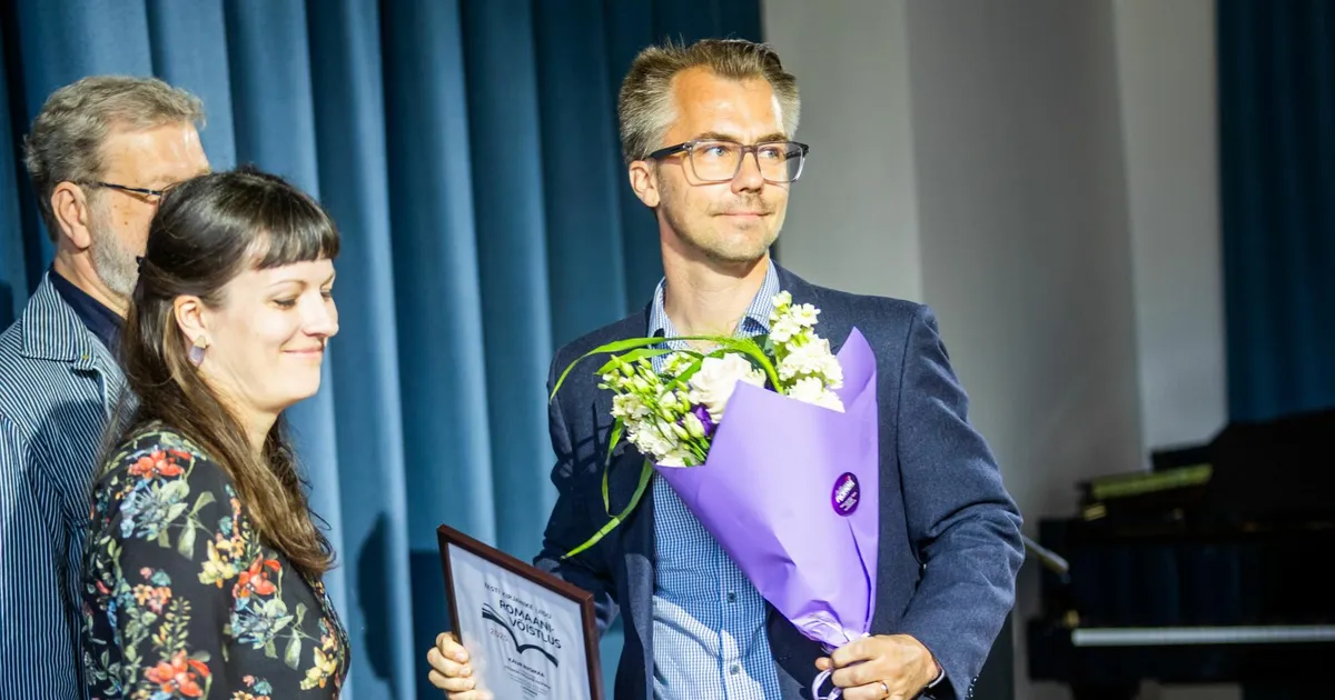 Kaur Riismaa üllatas suure Eesti romaaniga