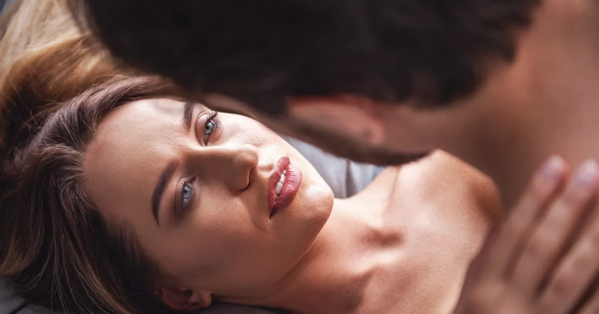 Kui mees teeb neid 5 asja voodis, siis ta armastab sind