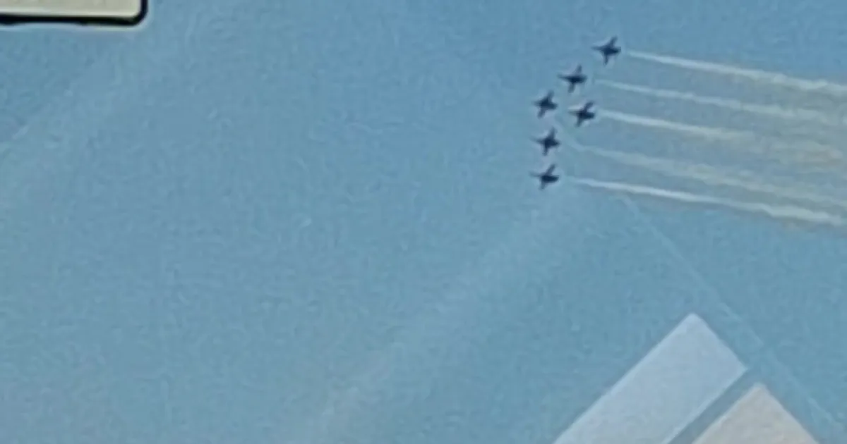 VIDEO ⟩ Türgi vigurlennuüksus «Turkish Stars» teeb Tallinna kohal auringe