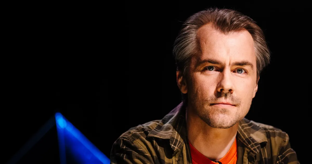 Kaur Riismaa esitleb auhinnatud romaani, mis otsib mustreid Eesti lähiajaloos