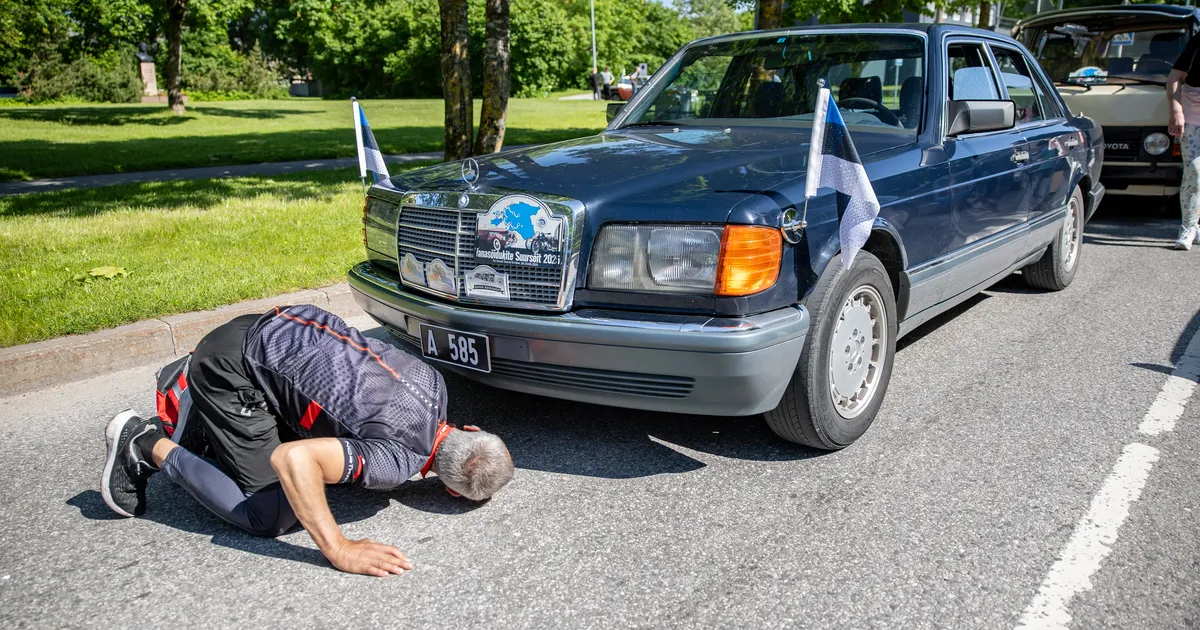 FOTOD ⟩ Vanasõidukid vallutavad teed