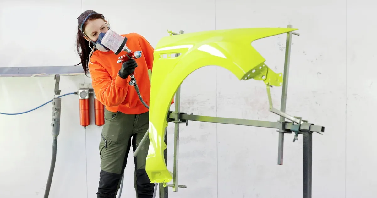 Poisid riisuvad tüdrukute eest juba põhikooli järel parema palga