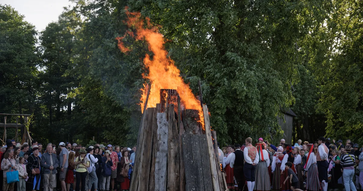 ARUTELU ⟩ «Eesti rikkaim vald, aga suurt pidu ei korralda?» Viimsi jaanituli pälvib kriitikanooli