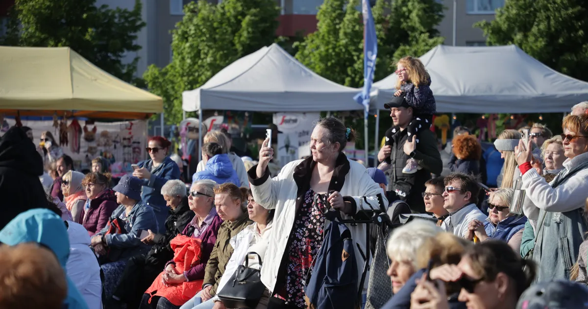 GALERII ⟩ Täna toimub Lasnamäel jaanipidu: vaata, kes on kohale tulnud
