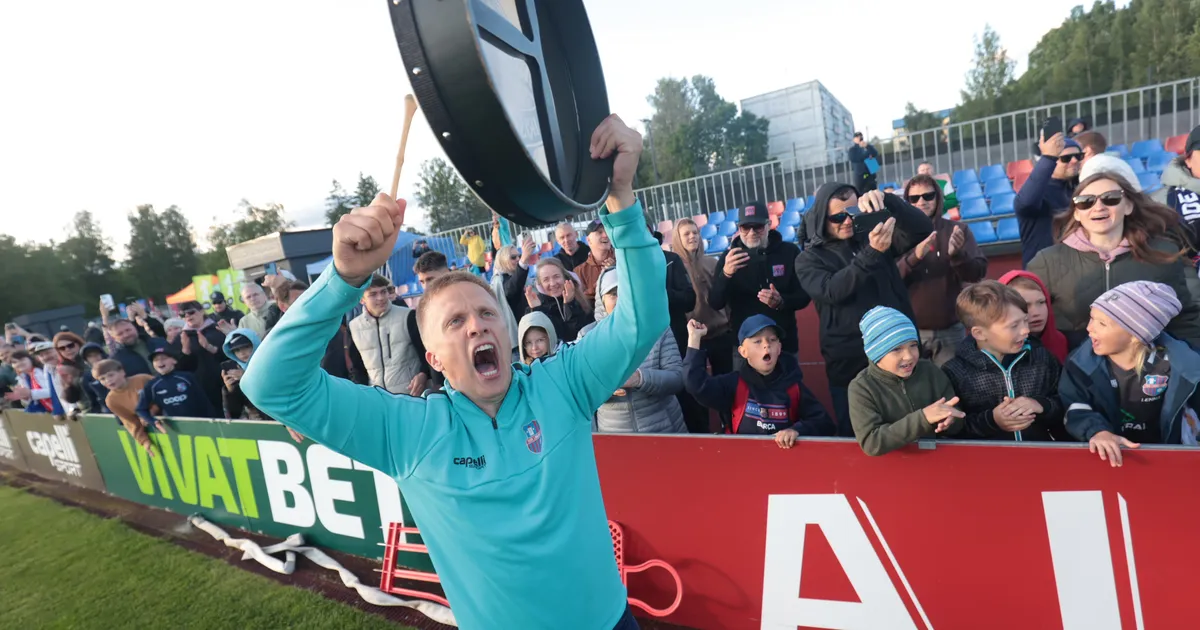 GALERII ⟩ Punase kaardi saanud Flora kaotas jälle Paidele. Vassiljev: vahel juhtub nii