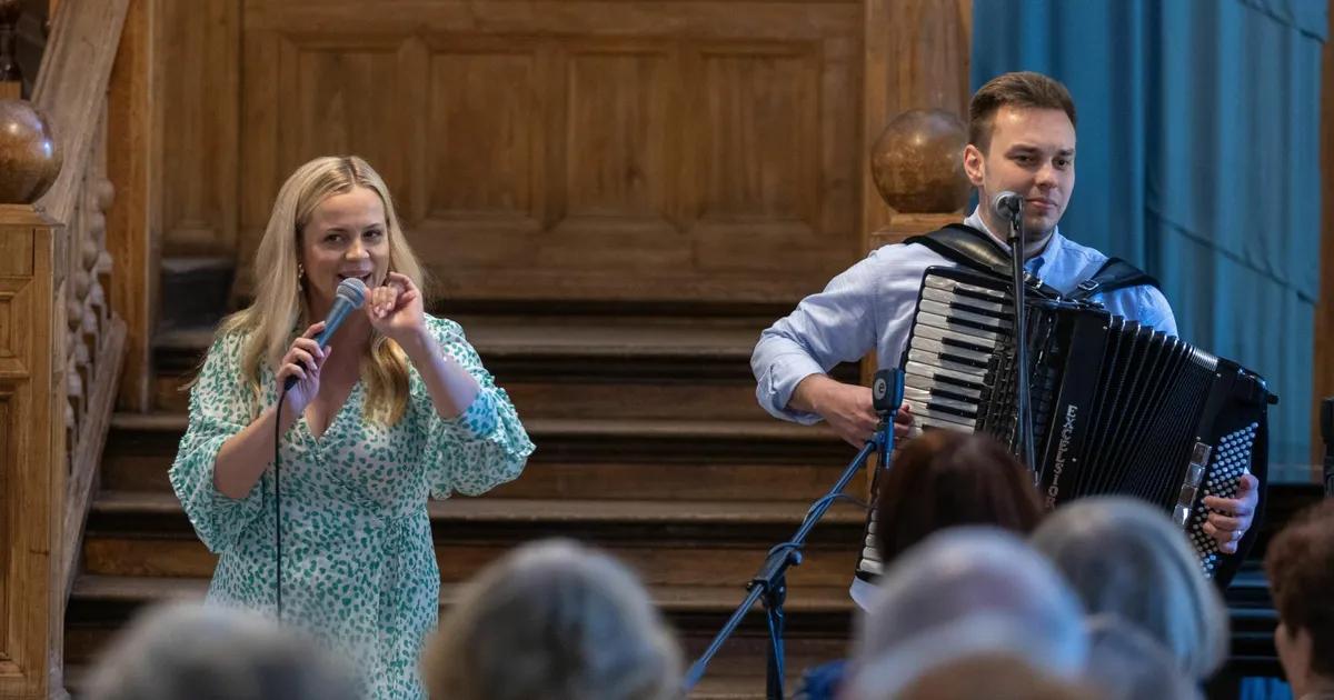 VIDEO JA GALERII ⟩ Nele-Liis Vaiksoo läheb esimest korda elus suurele peole tantsima