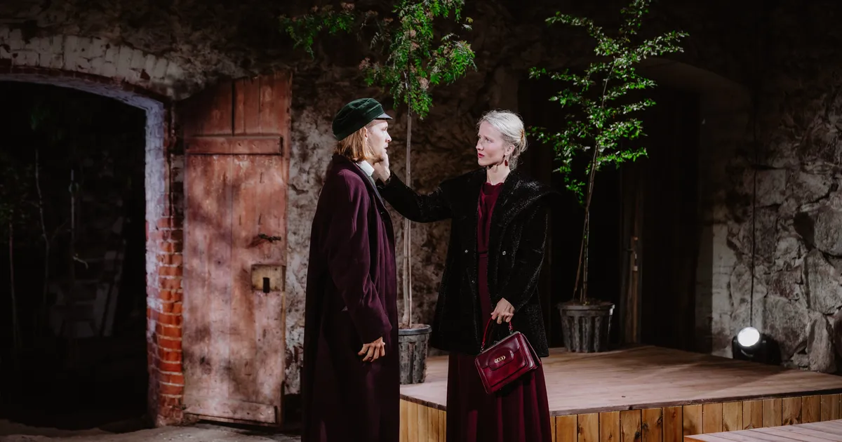 ARVUSTUS ⟩ Franz Malmsten ja Saara Pius säravad suvelavastuses «Ma armastasin sakslast»