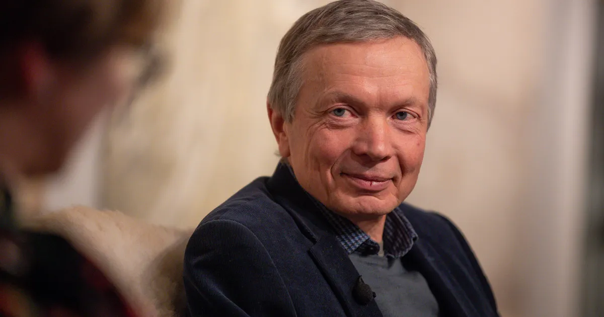 VIDEO ⟩ Kirjanik Kadri Hinrikus soovitab raamatut, mis talle väga sügavalt hinge läks