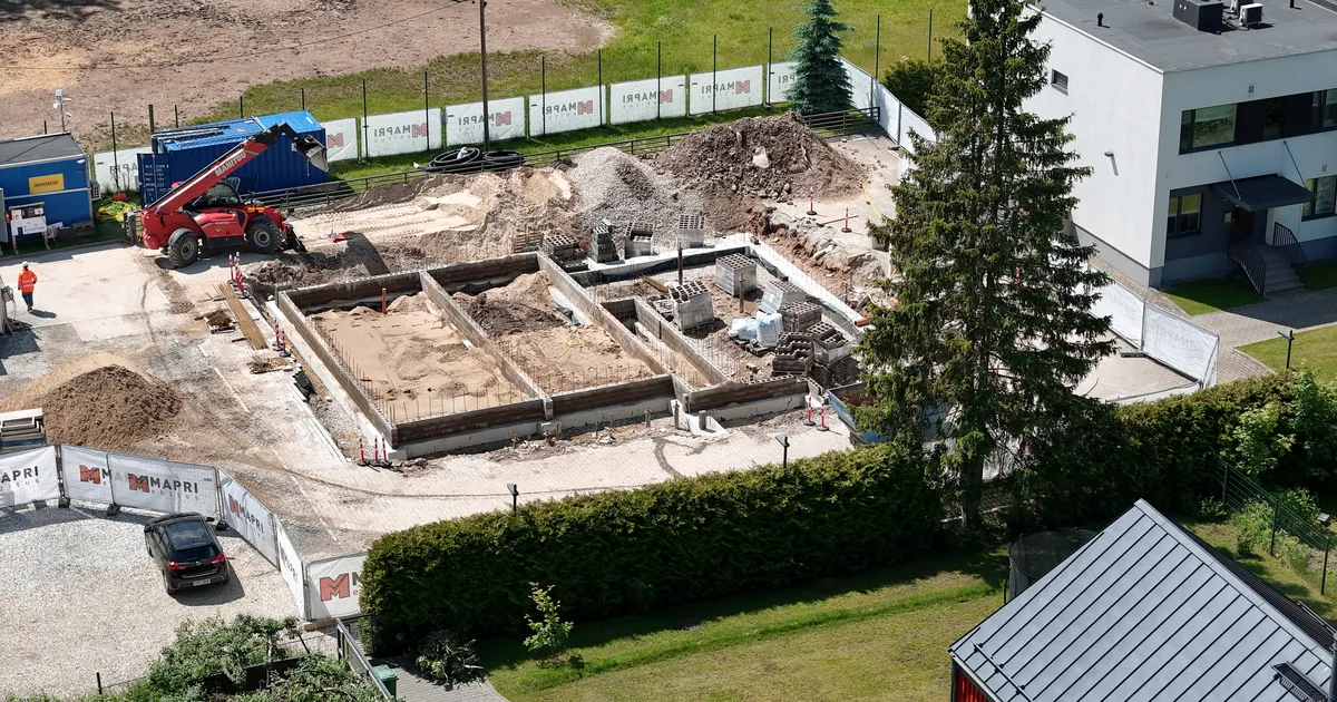 Lubja tänaval algas viltu vajunud maja asemele uue ehitus