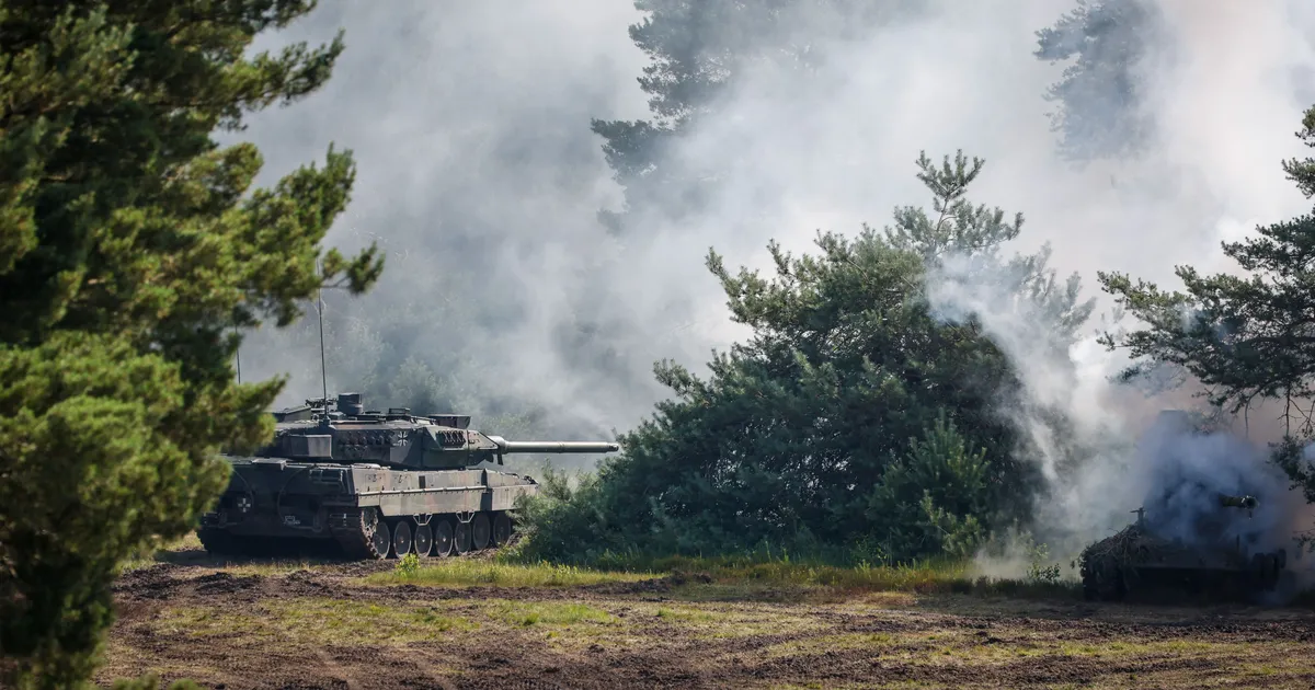 Saksamaa meelitab tõrksaid noori Bundeswehri ridadesse TikToki staarist tankistiga