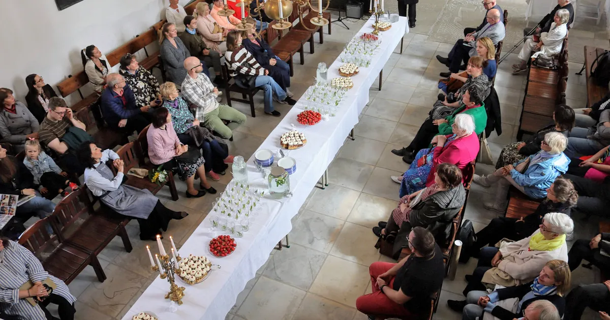 GALERII ⟩ Haapsalus tähistati Eesti esimese vaimuliku kokaraamatu «Piibel Köögis» ilmumist