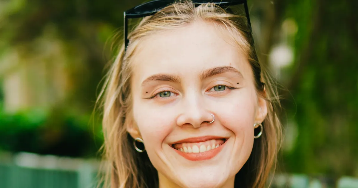 Aga kuidas ikkagi aru saada, kas naeratus, mida näete on võlts või mitte?