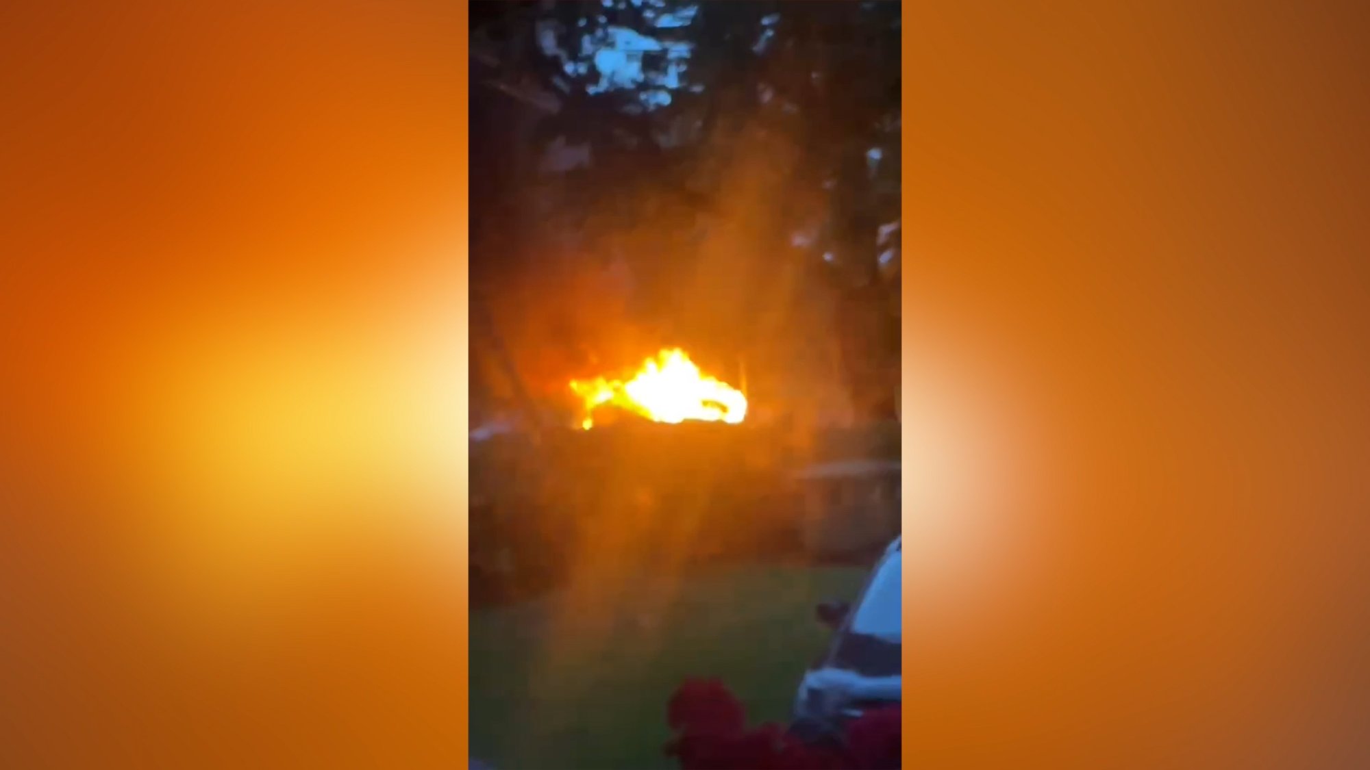 VIDEO | Luunja vallas põles nädala jooksul maha kaks autot. Kohalikud kahtlustavad sarisüütamist