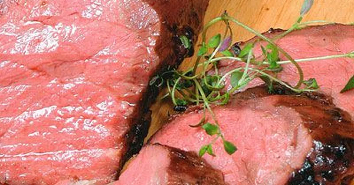 KLIENDID PAHASED ⟩ Tartu Maksimarket paiskas veise sisefilee eriti kõrge hinnaga müüki: pigem jõukate inimeste rida, vaesed närigu juurikaid