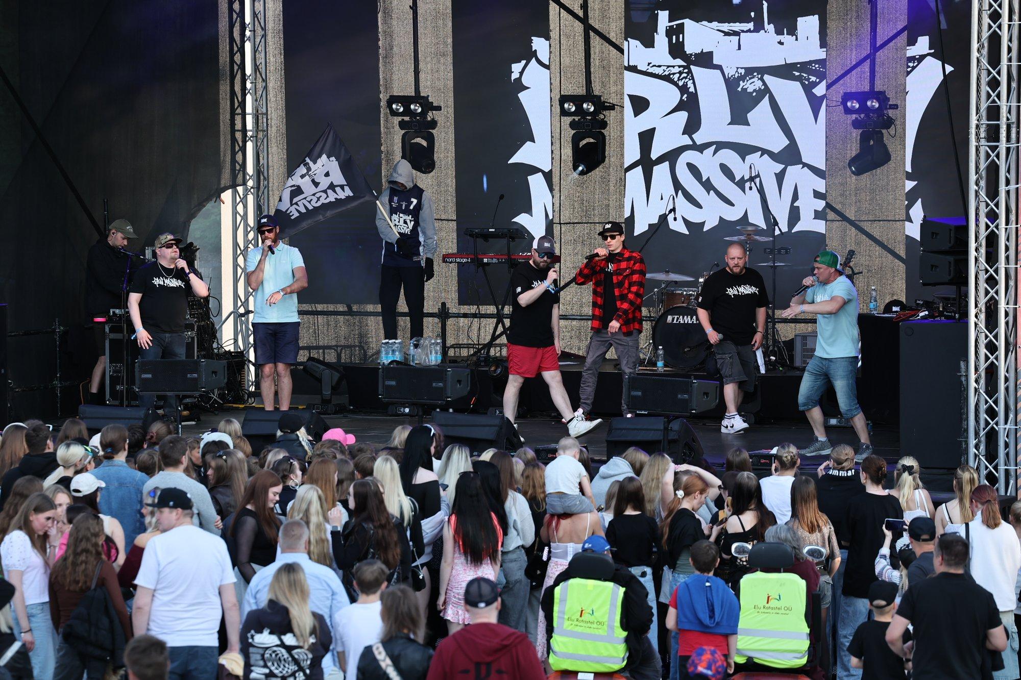 FOTOD | Rakvere linna päevade raames kütavad Vallimäe lava kuumaks Tommy Cash, 5MIINUST ja RLV Massive
