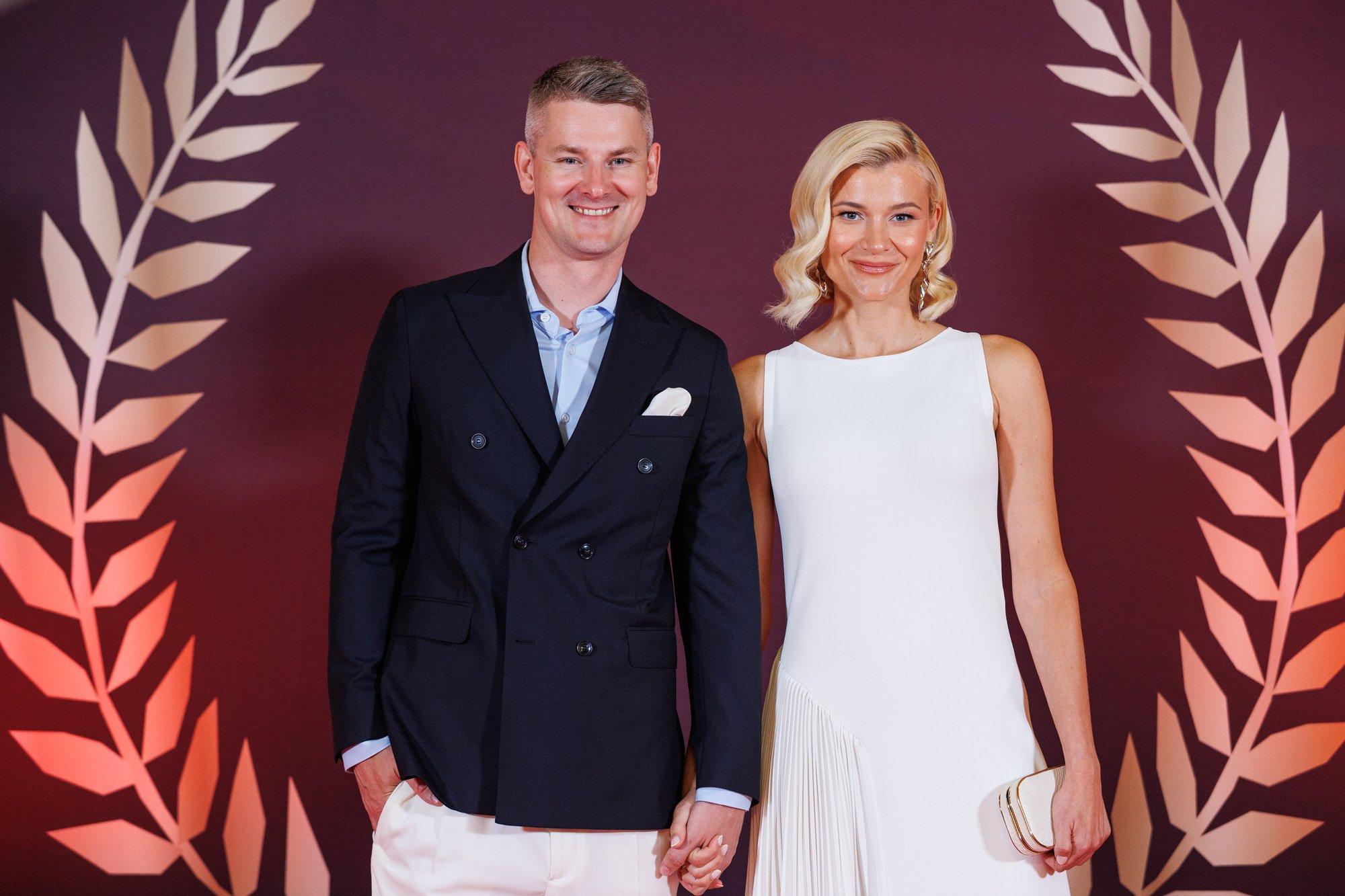 KLÕPSUD | Lõbu ja lusti küllaga! Jüri Butšakov kihutas perega soojamaareisile puhkama