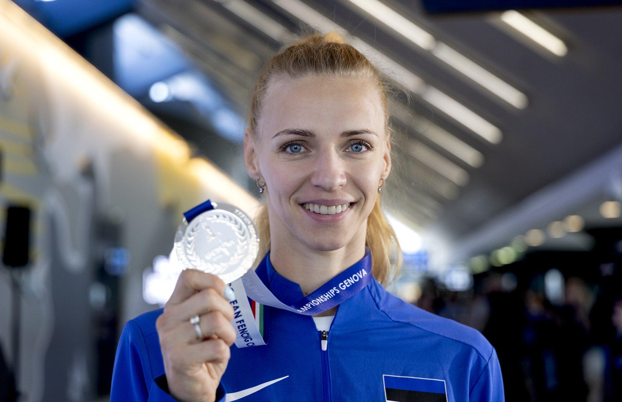 VIDEO JA FOTOD | EM-hõbe Katrina Lehis saabus Tallinnasse. „See medal on mulle väga tähtis!“