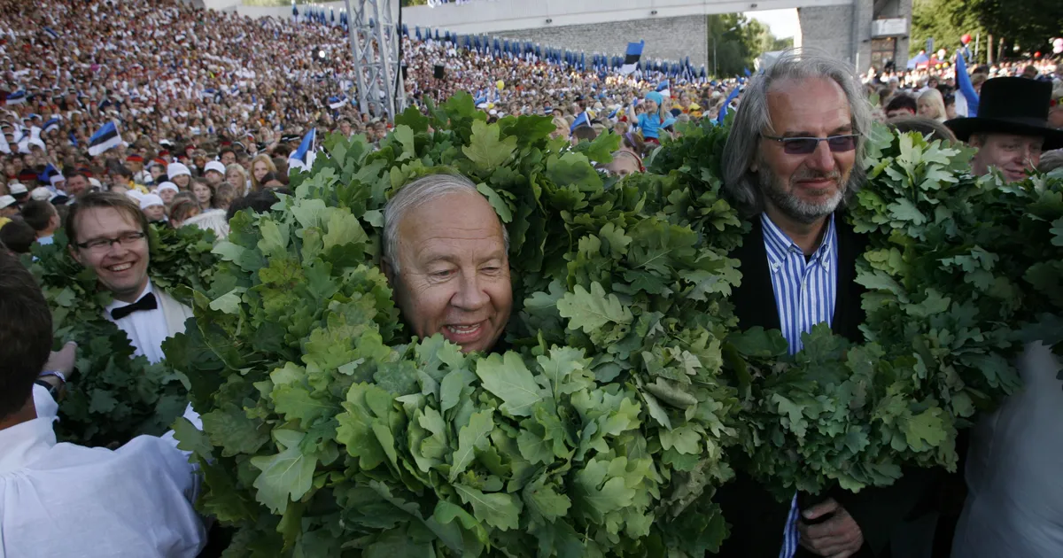 HAKKAME SÄTTIMA ⟩ «Ja pärjad pandi pähe…» aga kuidas sünnivad laulupeopärjad?
