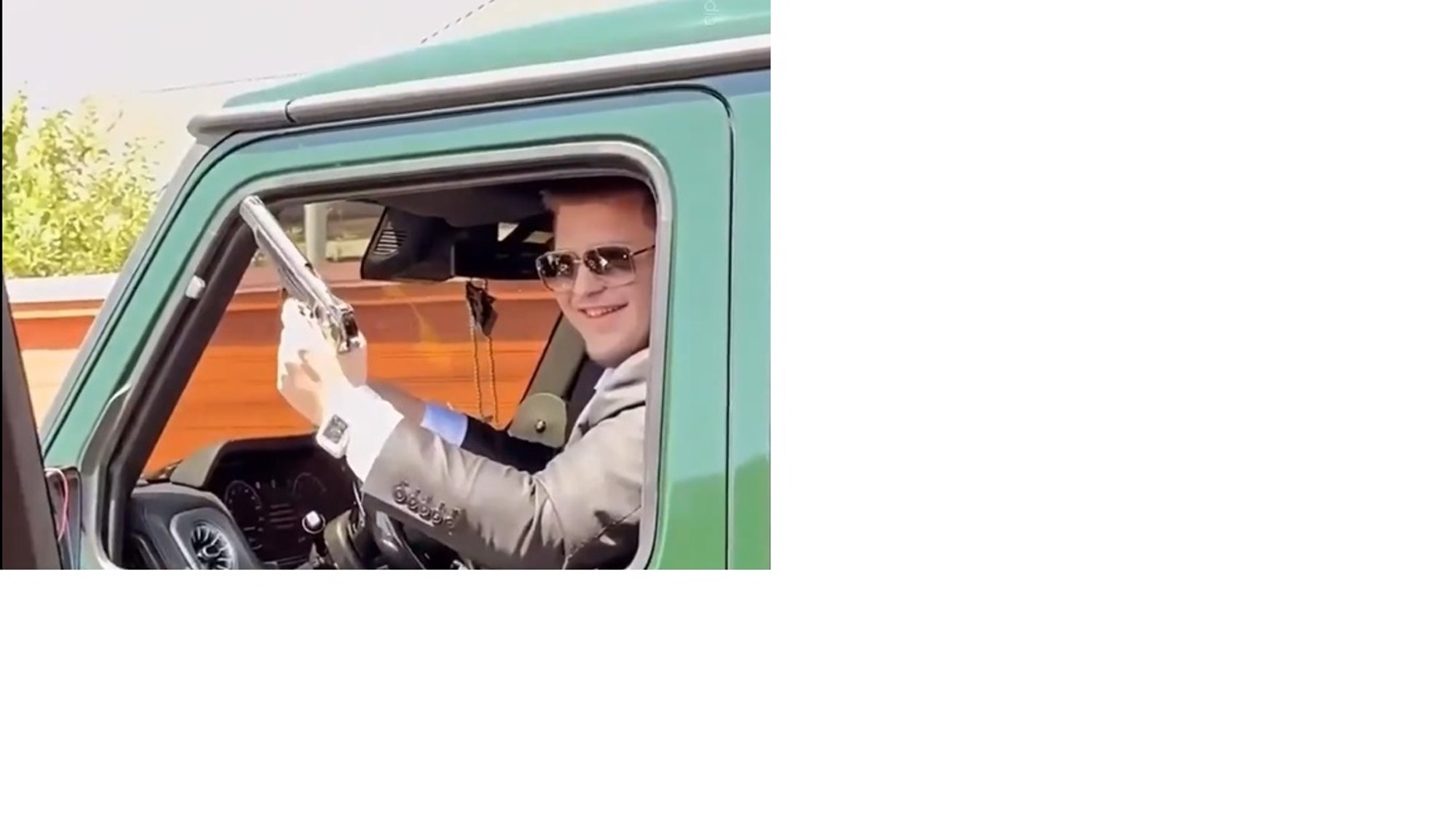 Kadõrovi poeg saabus oma pulma haruldase Mercedesega, mida EL ei luba Venemaale viia, randmel miljonikell