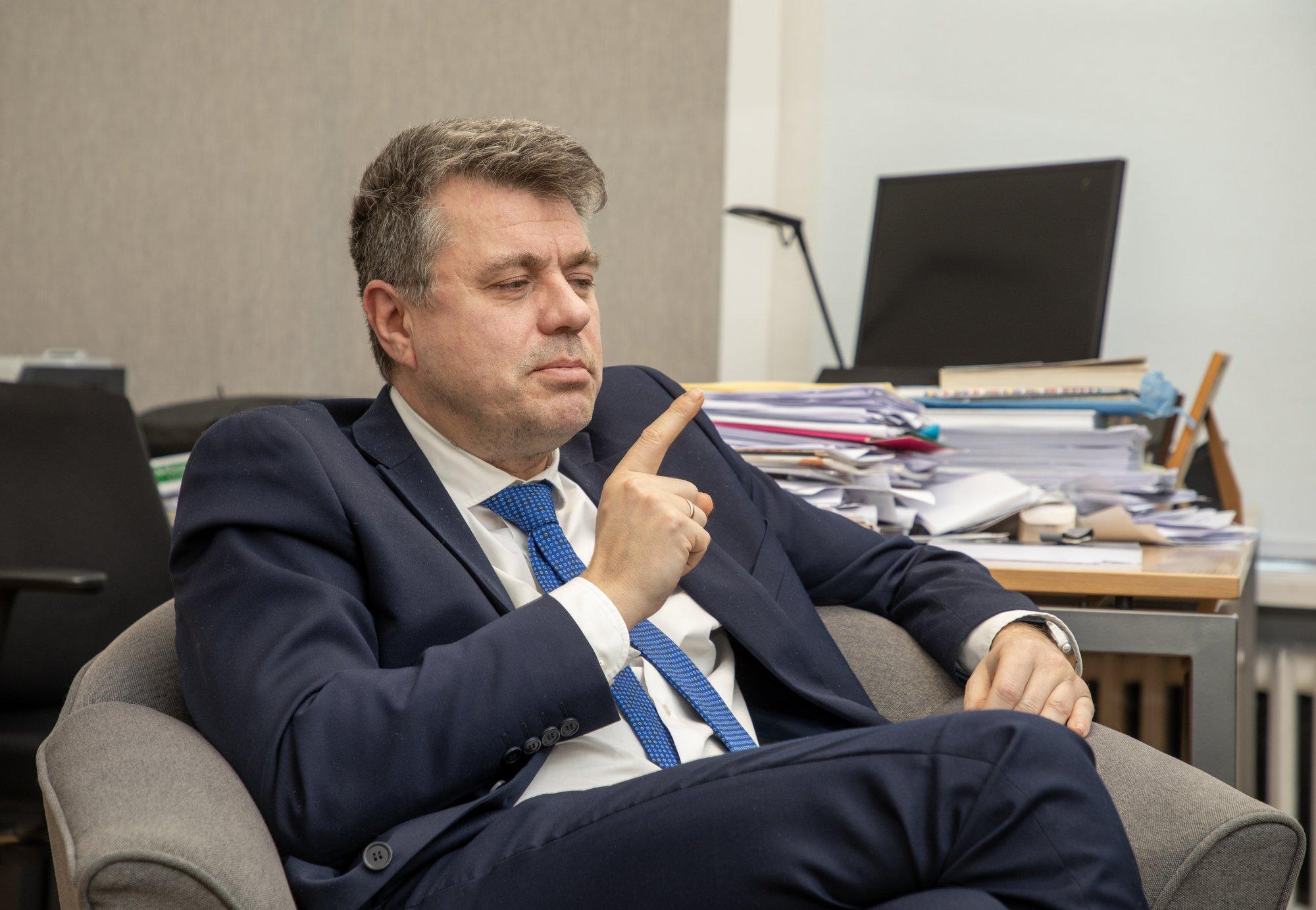 FAKTIKONTROLL | Kas Reinsalul on õigus, et koalitsioonikavandis lubatud riigiametite kulude ja personali 20%-line kärbe kadus koalitsioonileppest?