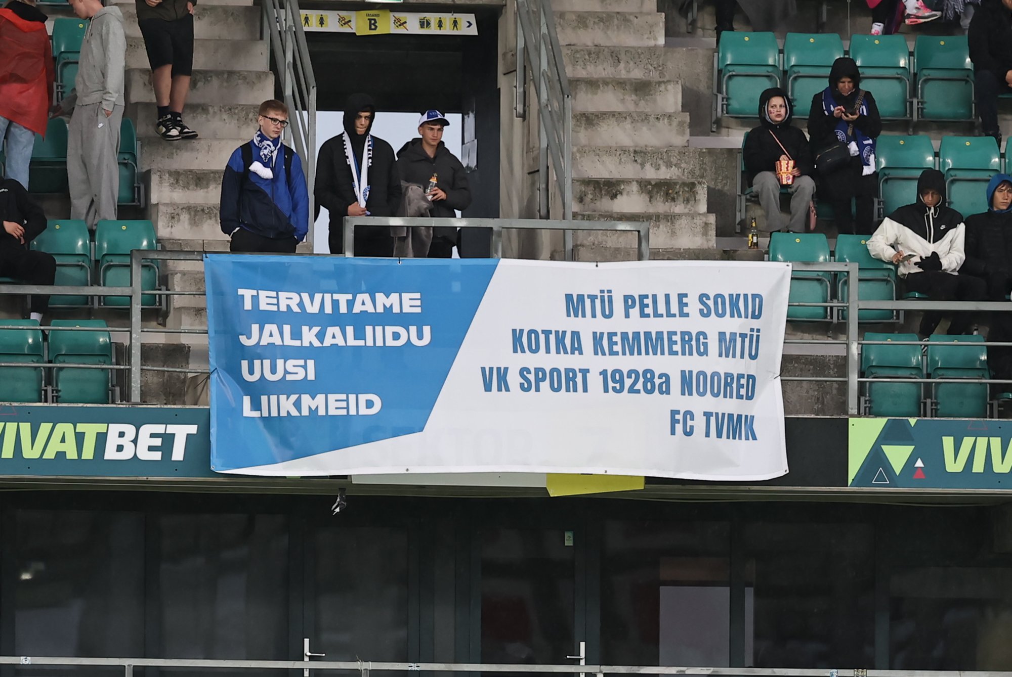 FOTO | Jalkafännide peen huumor: „Tervitame alaliidu uusi liikmeid Pelle Sokid, Kotka Kemmerg...“