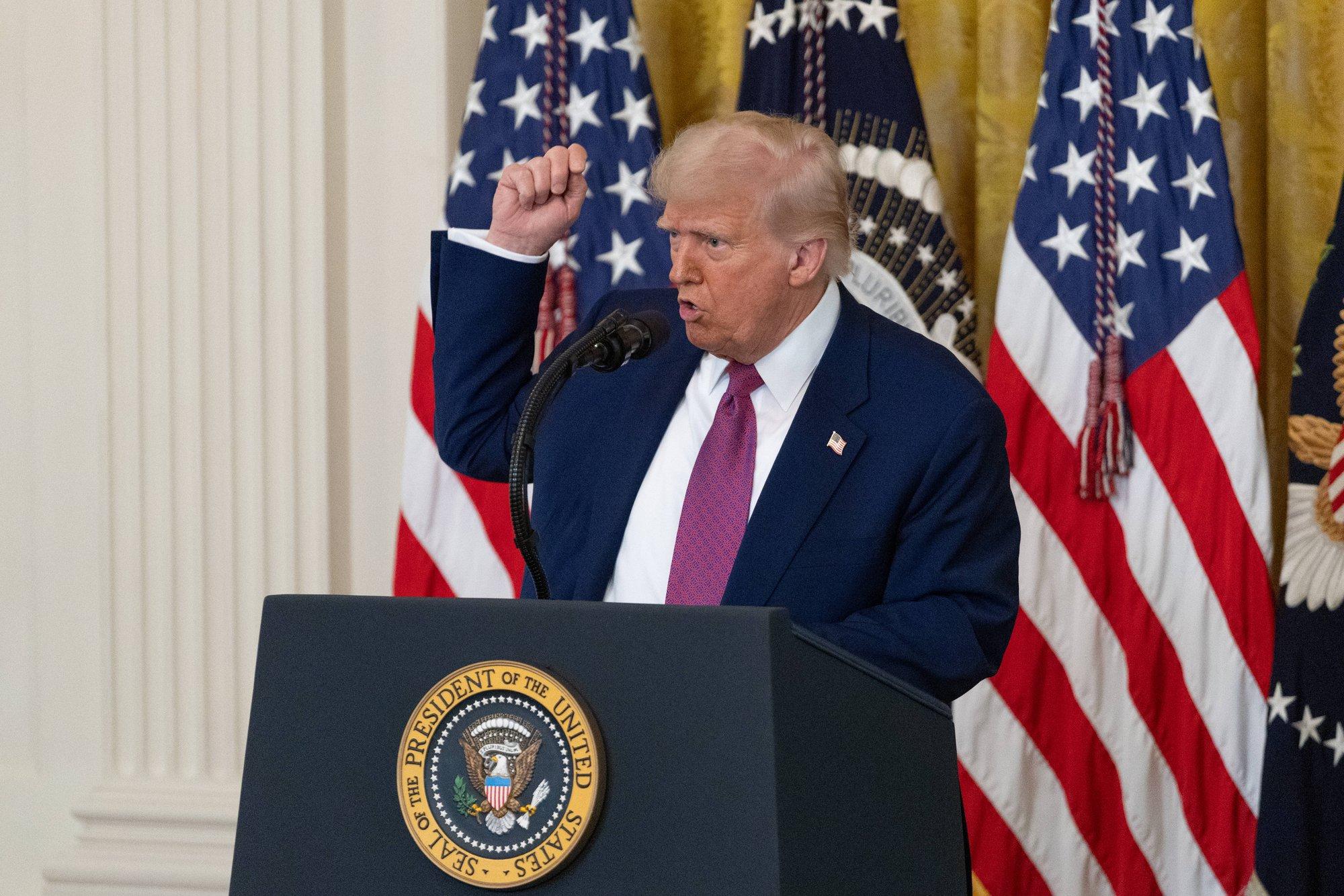 Trump jätkab sõjakäiku California vastu: blokeeris osariigi bensiiniautode keelamise plaani