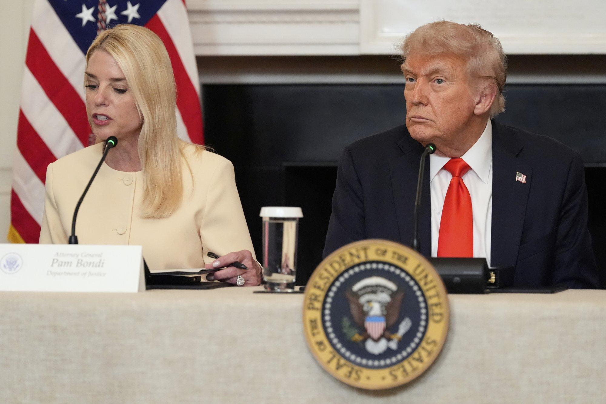 VIDEO | Muski väitel mainitakse Trumpi seksuaalkurjategija Jeffrey Epsteini toimikutes. Trump eiras sellesisulist küsimust