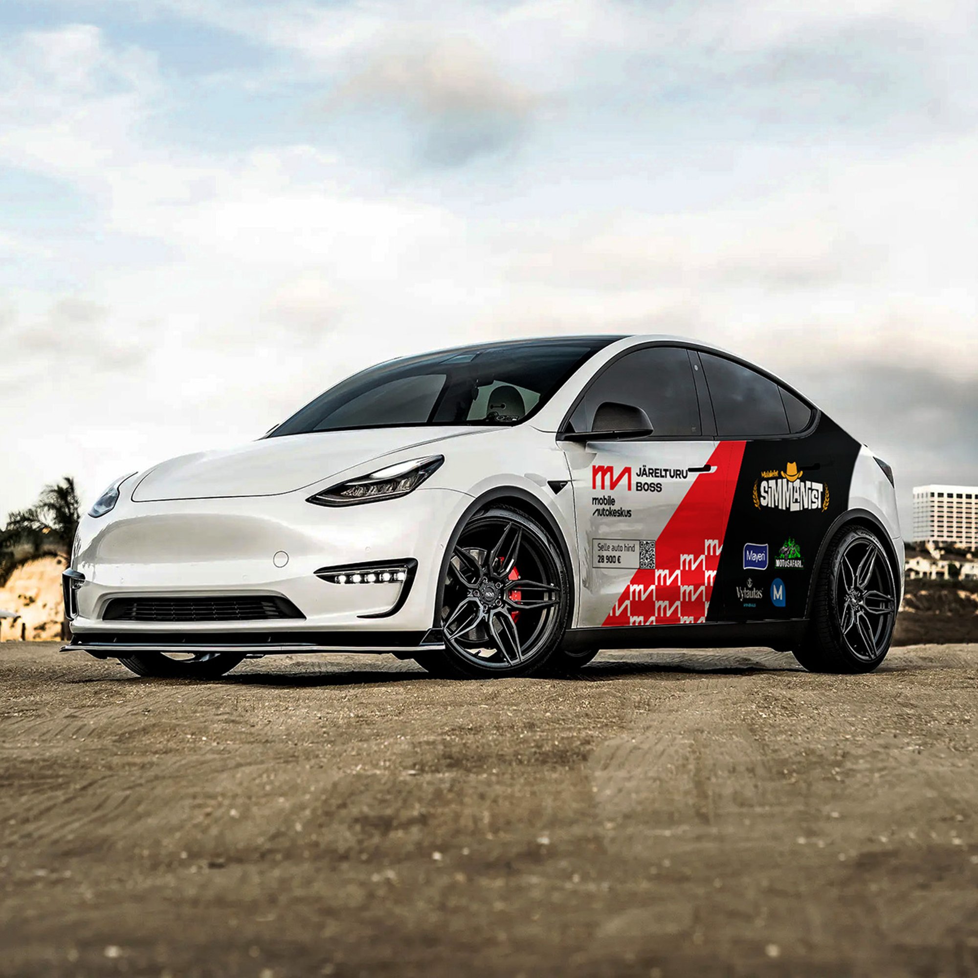 VÕIDA | Nägid Simmanisti Teslat? Võida samasuguse auto tasuta toomine Eestisse!