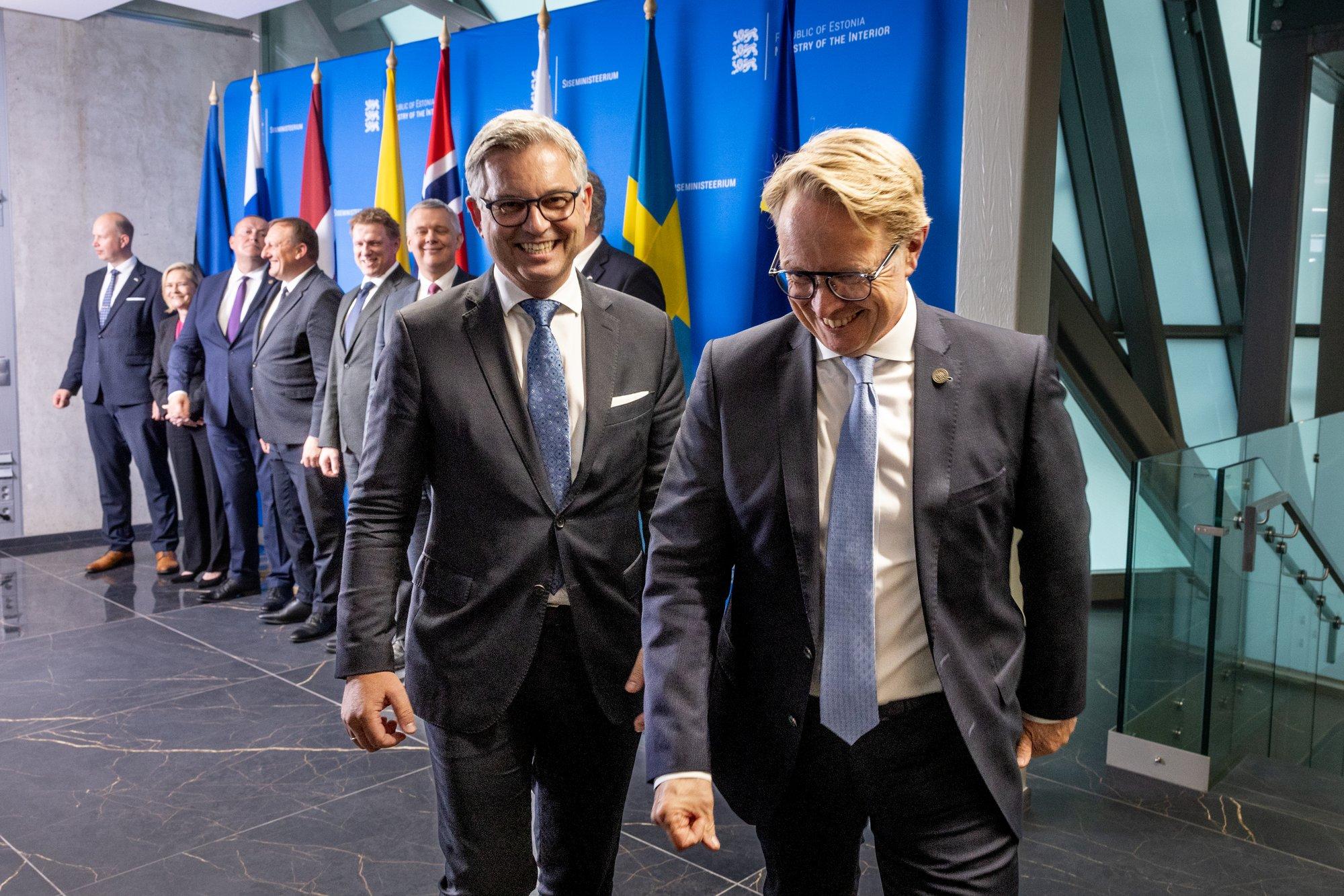 „Neil on plaan, mille lehti keerab ainult üks inimene – härra Putin.“ Euroopa piirivalveagentuuri juht peab idapiiri olukorda kõikuvaks