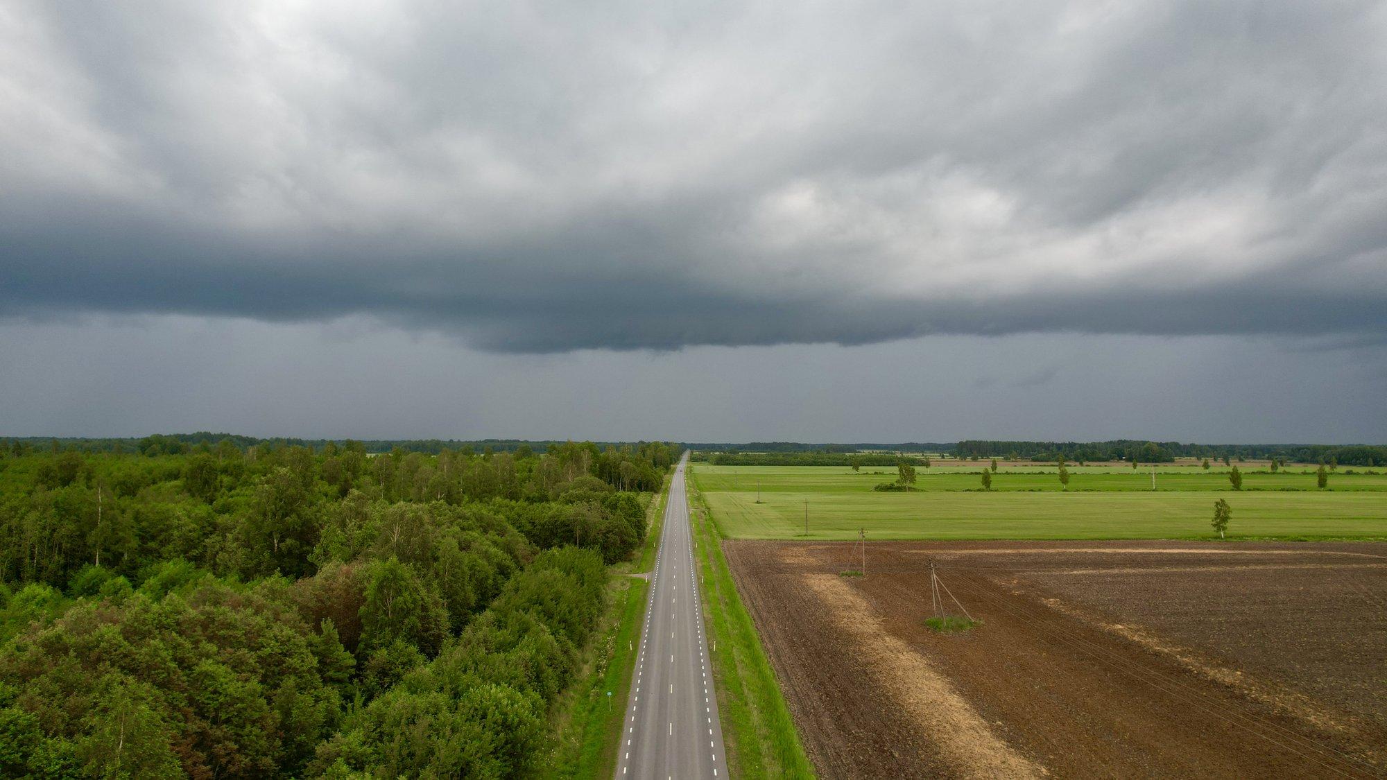 ILMATEADE | Hoiatus! Ilm muutub tormiseks