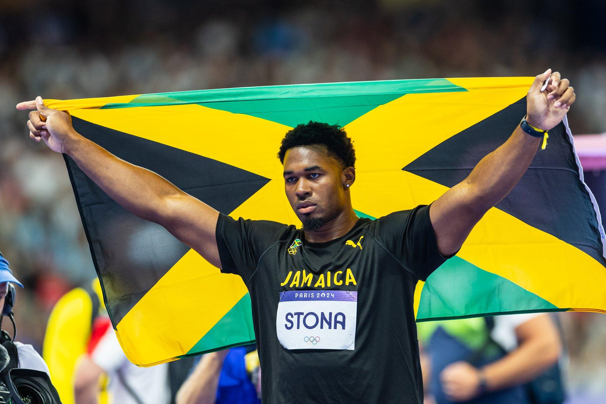 Rahamäed meelitasid üle: Jamaica kergejõustikutähed eesotsas kettaheite olümpiavõitjaga kolivad Türgi lipu alla