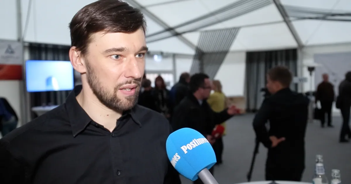 HÜVASTI! ⟩ Näitleja Erki Laur loobub oma valgetiivulisest merekaunitarist