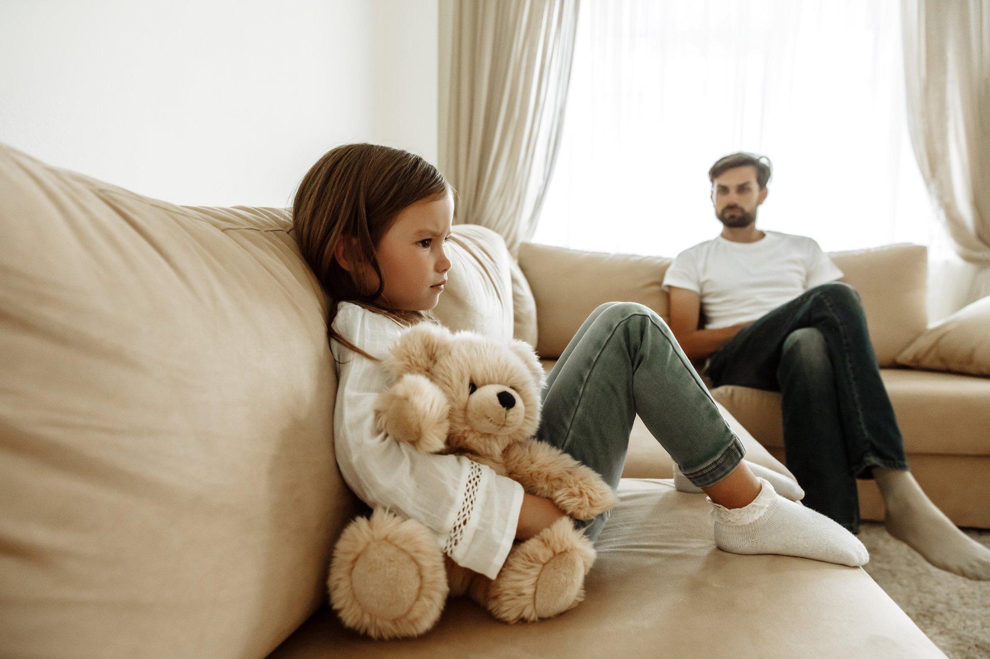 KUULA | Kuidas rääkida lastele ja lastega lahutusest?  Tüüpilised reaktsioonid igas vanuses