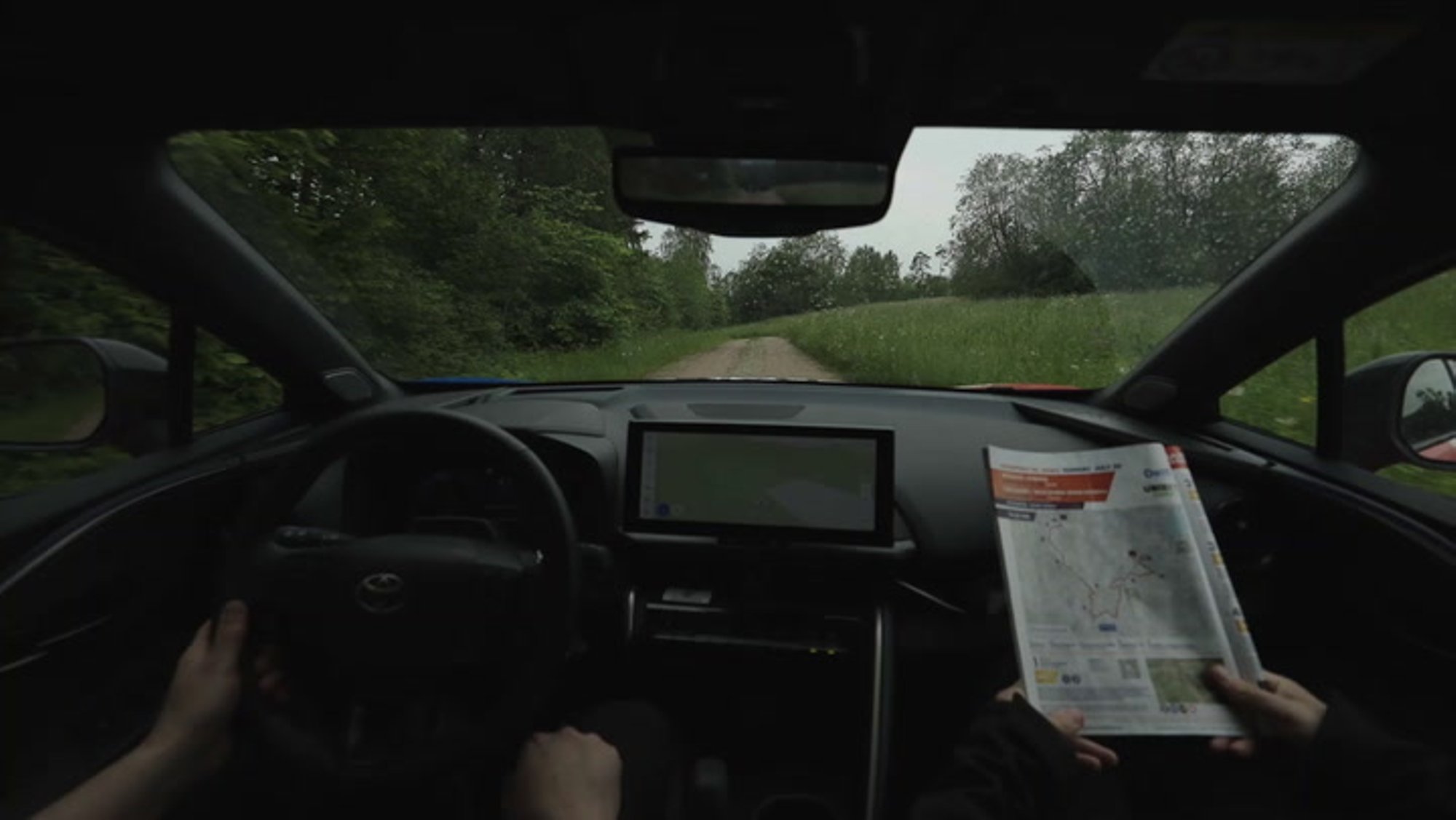 DELFI VIDEO | Eesti sportlased Kääriku staadionil ja poodium kuulsa sauna kõrval. Tutvu tänavuse Rally Estonia punktikatsega!