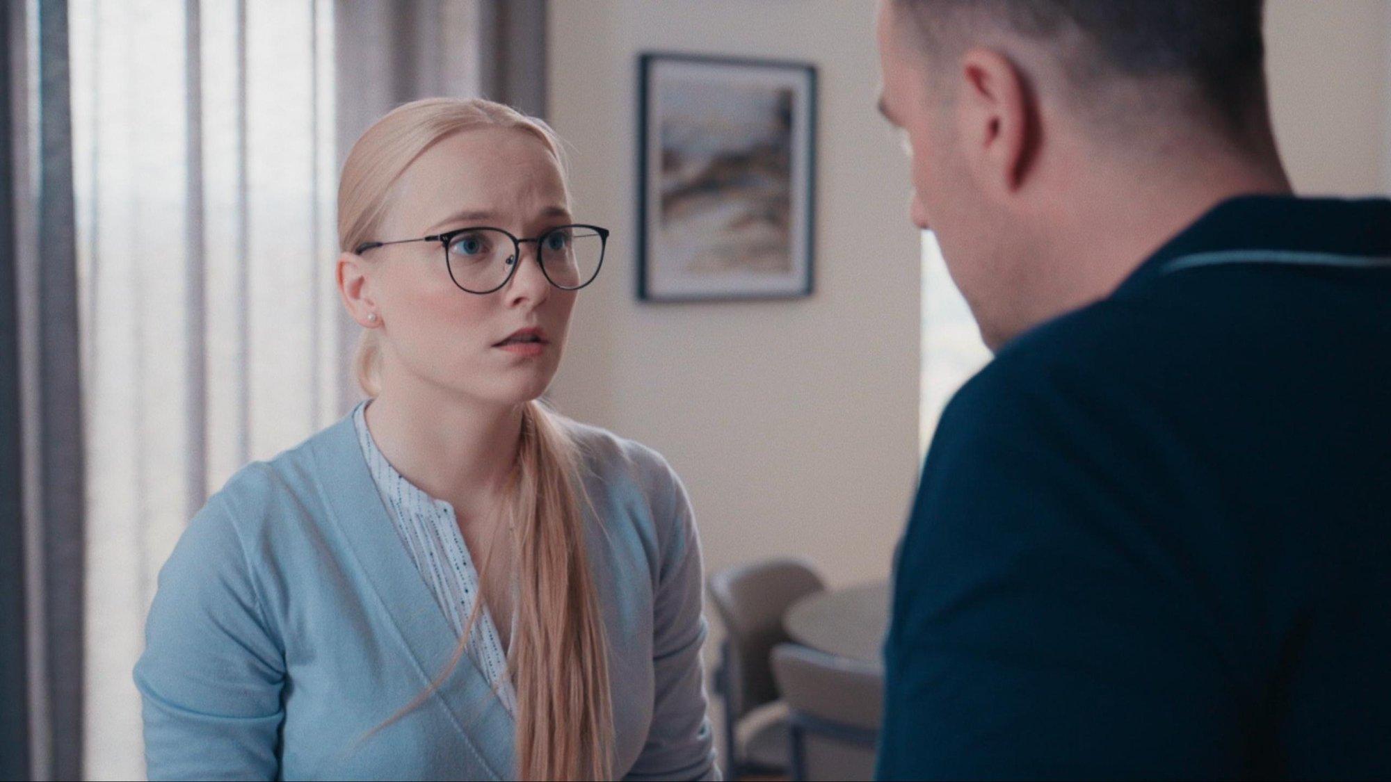 „Papside“ näitlejatar jõi end võtteplatsil kogemata švipsi: ma ei teadnud, et tegu on päris alkoholiga!