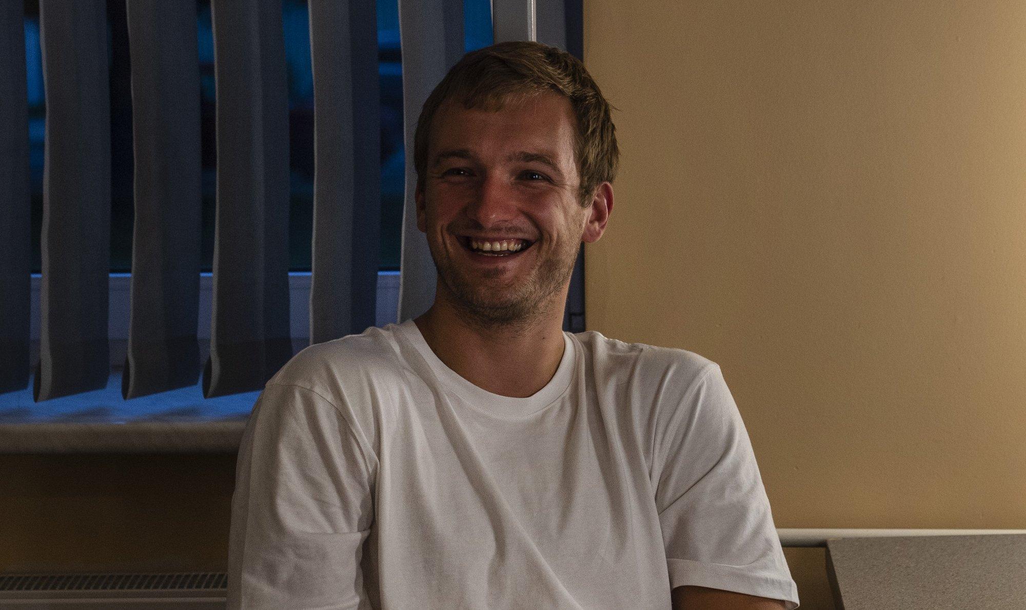 Taas Eestis! Ari Matti Mustonen tegi rahvale üllatuse, ilmudes koos USA püstijalakoomikuga lavale