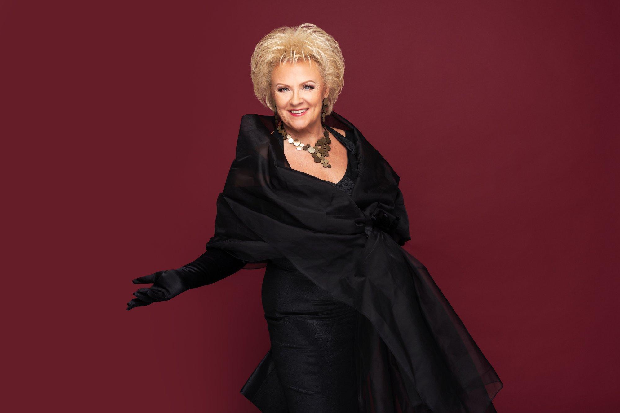 „Aeg pärast abikaasa Benno lahkumist on olnud kõige suurem katsumus...“ Anne Veski õpib elus üksi hakkama saama